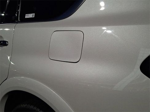 Used 2021 Nissan Armada SV w/ SV Appearance Package image 9