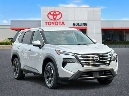 Used 2025 Nissan Rogue SV AWD/4WD image 7