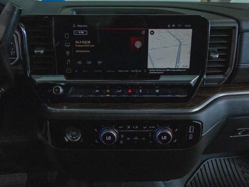 Used 2024 GMC Sierra 1500 Elevation image 4