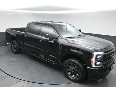 Used 2024 Ford F250 Lariat w/ Sport Appearance Package AWD/4WD image 38