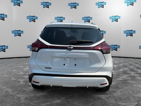 Used 2023 Nissan Kicks SV FWD image 4