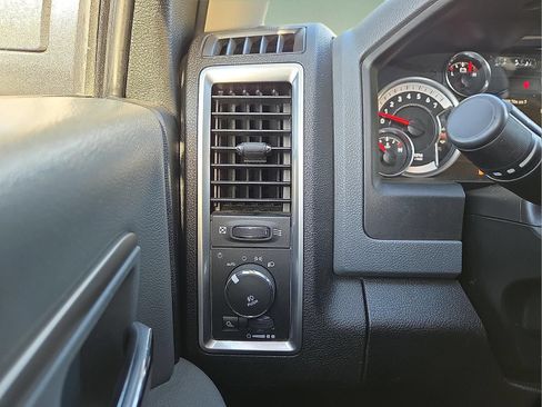 Used 2019 RAM 1500 Big Horn AWD/4WD image 22