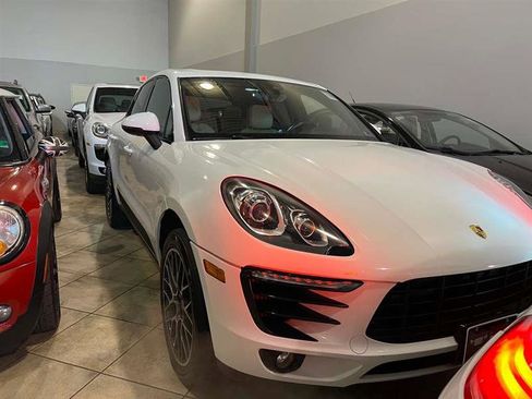 Used 2018 Porsche Macan S image 36