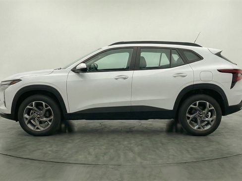 Used 2025 Chevrolet Trax LT image 5