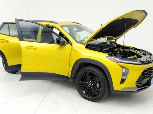 Used 2024 Chevrolet Trax ACTIV w/ Driver Confidence Package image 13