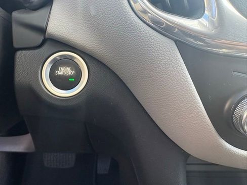 Used 2023 Chevrolet Equinox LT image 24