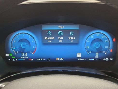 Certified 2025 Ford Escape Platinum AWD/4WD image 25