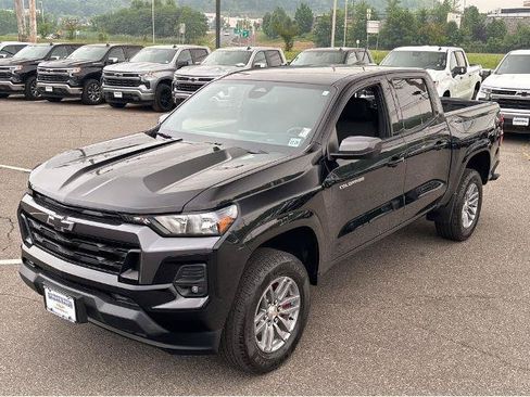 Used 2023 Chevrolet Colorado LT w/ LT Convenience Package II AWD/4WD image 26