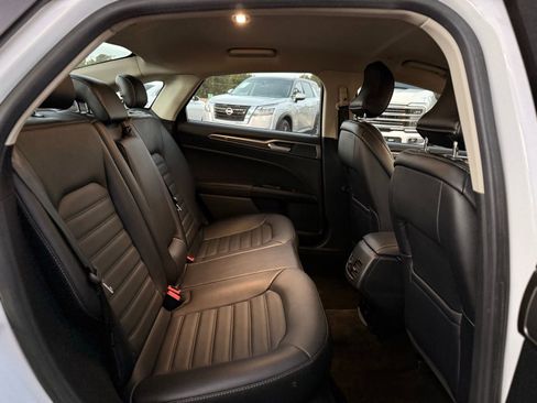 Used 2018 Ford Fusion SE w/ Equipment Group 602A image 14