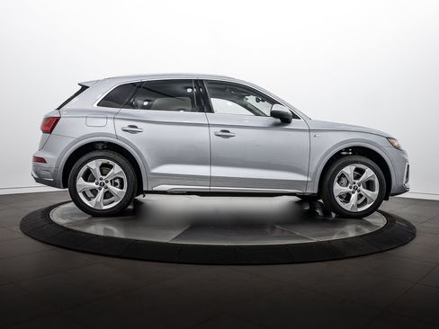 Certified 2023 Audi Q5 2.0T Premium Plus w/ Premium Plus Package AWD/4WD image 3