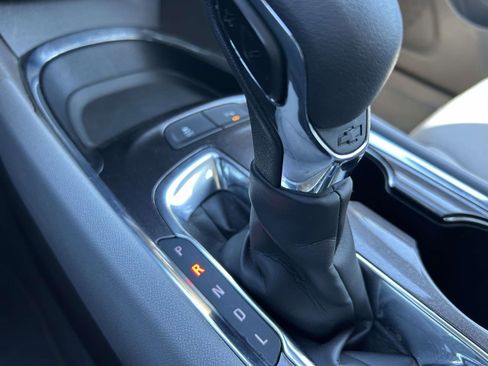 Used 2024 Chevrolet Malibu LT image 25