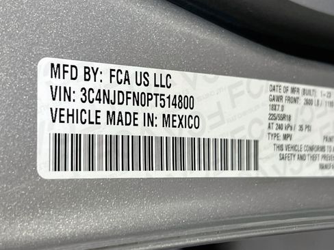 Used 2023 Jeep Compass Latitude AWD/4WD image 29