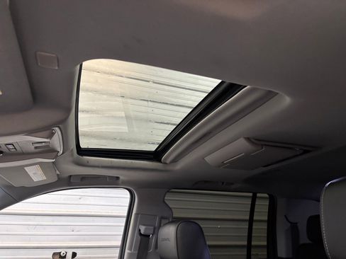 Used 2019 GMC Yukon XL Denali w/ Denali Ultimate Package image 22