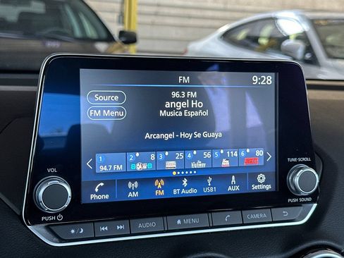 Used 2024 Nissan Sentra SV FWD image 18