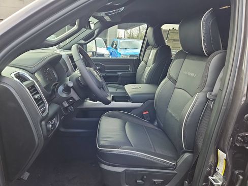 New 2026 RAM 2500 Laramie AWD/4WD image 12