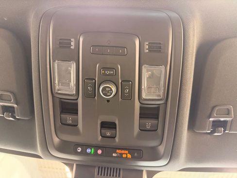 Used 2023 GMC Yukon XL SLT w/ SLT Premium Package image 49