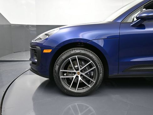 Certified 2026 Porsche Macan AWD/4WD image 12