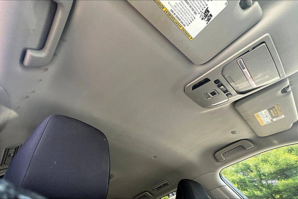 Used 2021 Toyota Highlander LE AWD/4WD image 23
