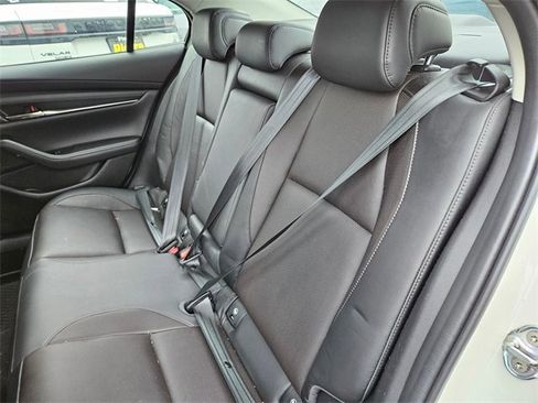Used 2022 MAZDA MAZDA3 s image 5