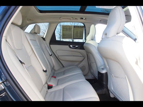 Used 2021 Volvo XC60 T8 Inscription Expression image 14