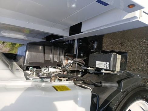 New 2025 Chevrolet Low Cab Forward RWD image 17