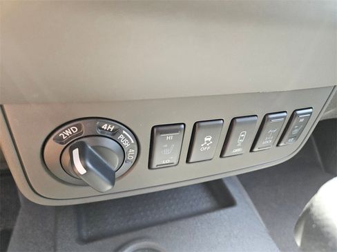 Used 2021 Nissan Frontier PRO-4X w/ Pro-4x Utility Package image 22