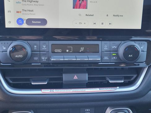 Used 2025 Toyota Grand Highlander AWD image 31