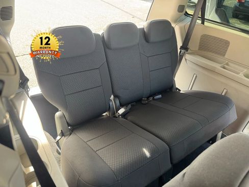 Used 2010 Dodge Grand Caravan SE w/ Climate Group image 15