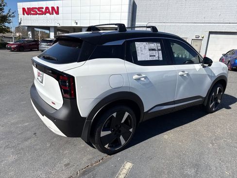 New 2026 Nissan Kicks SR w/ SR Premium Package image 5