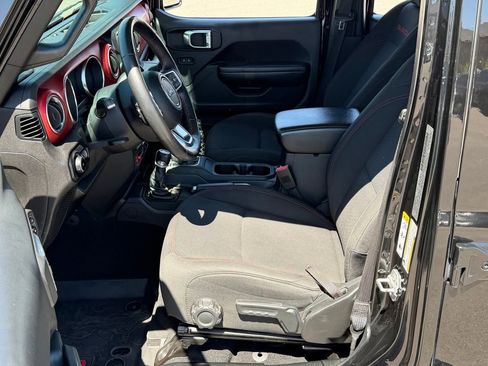 Used 2018 Jeep Wrangler Unlimited Rubicon image 19