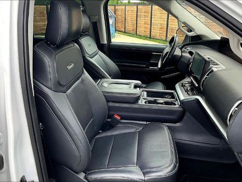 Certified 2025 Ford Expedition Max Platinum AWD/4WD image 5