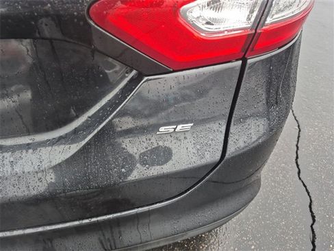 Used 2015 Ford Fusion SE image 28