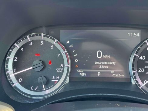 Used 2023 Toyota Highlander XLE image 25