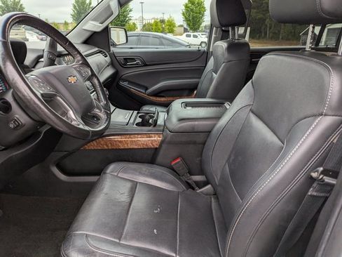 Used 2018 Chevrolet Suburban Premier RWD image 21