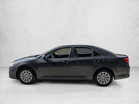 Used 2012 Toyota Camry LE image 7