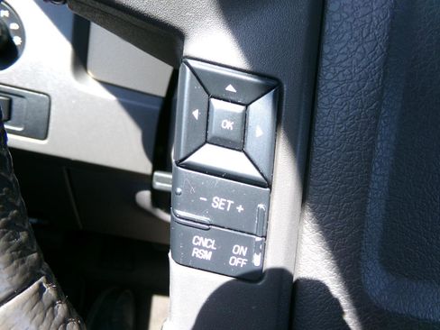 Used 2011 Ford F150 XLT w/ XLT Chrome Pkg AWD/4WD image 17