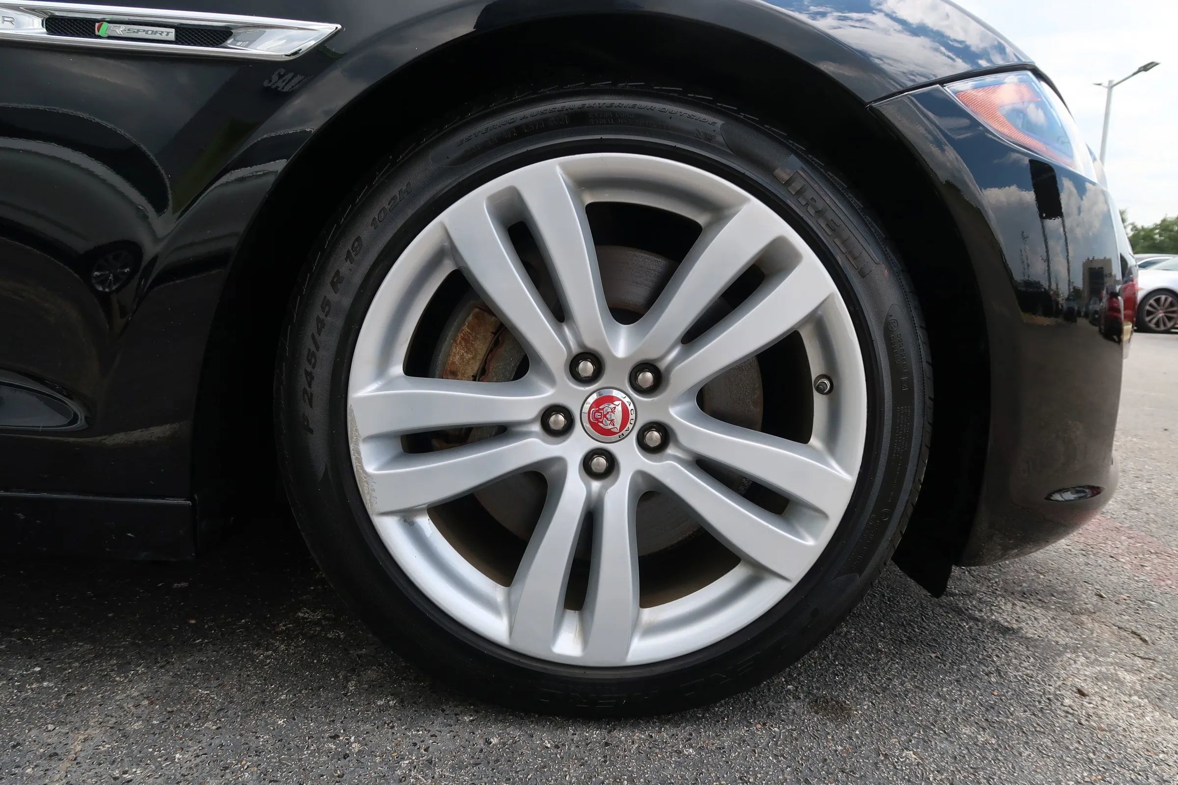 Used 2017 Jaguar XJ R-Sport RWD image 51