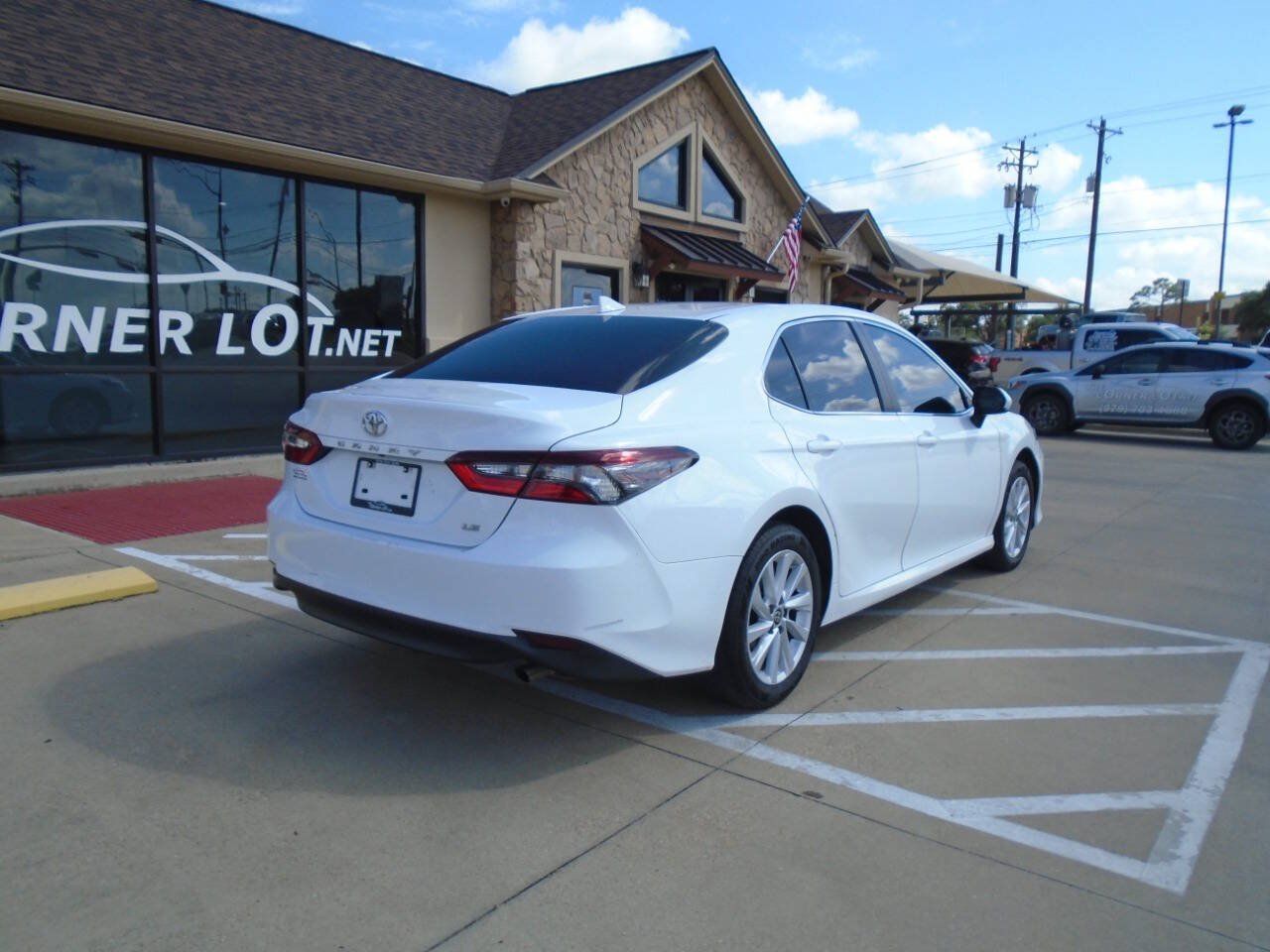 Used 2023 Toyota Camry LE FWD image 8