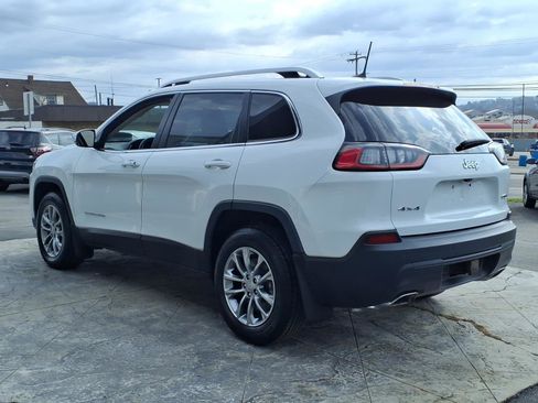 Used 2019 Jeep Cherokee Latitude Plus w/ Cold Weather Group AWD/4WD image 4