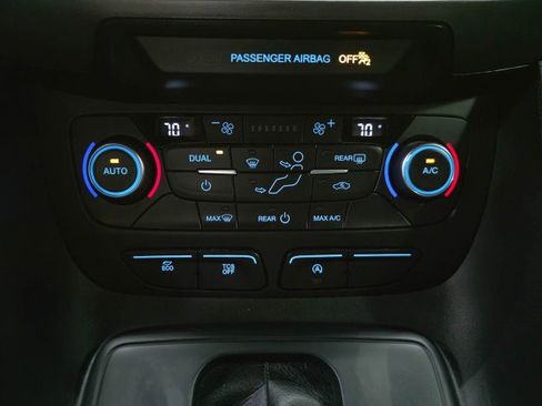 Used 2019 Ford Transit Connect XLT FWD image 28