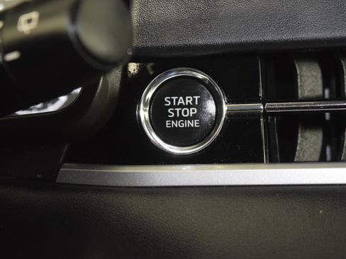 Used 2023 Mitsubishi Outlander SE image 24