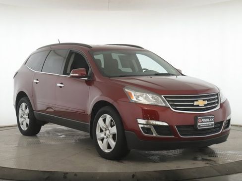 Used 2016 Chevrolet Traverse LT w/ Style and Technology Package image 2
