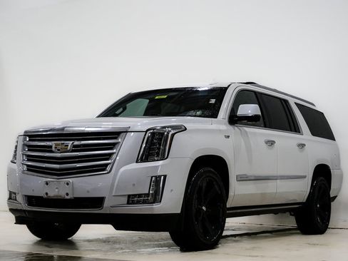 Used 2019 Cadillac Escalade ESV Platinum image 3
