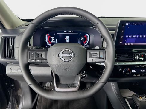 New 2026 Nissan Pathfinder SL FWD image 12