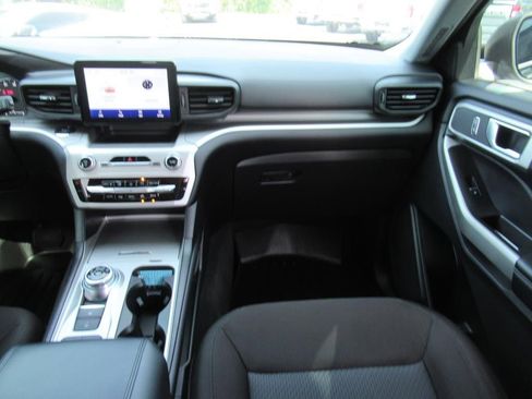 Used 2022 Ford Explorer XLT w/ Class IV Trailer Tow Package image 15