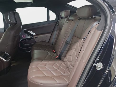 Used 2023 BMW 740i RWD image 14