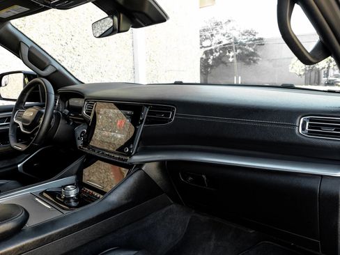 Used 2024 Jeep Wagoneer Series II w/ Convenience Group I image 17