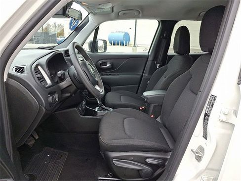 Used 2023 Jeep Renegade Latitude image 16