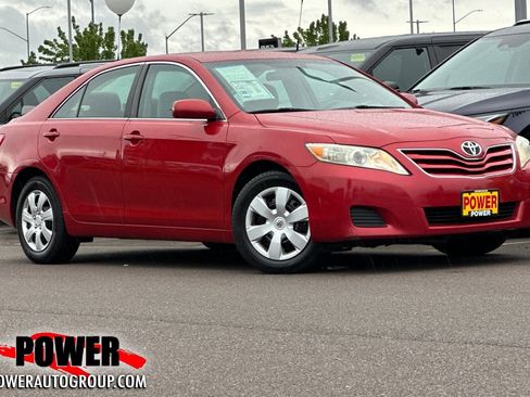 Used 2011 Toyota Camry LE FWD image 1