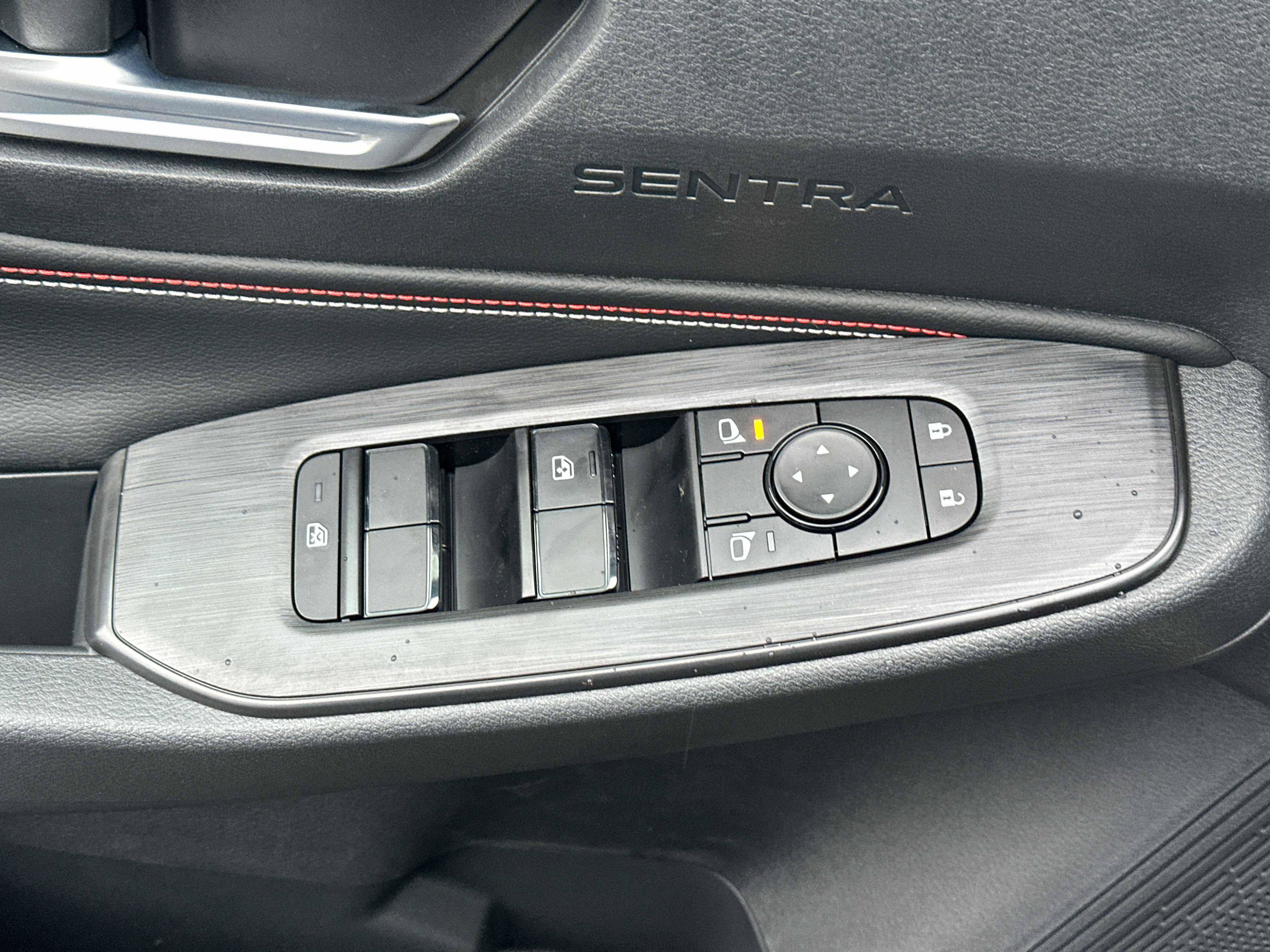 New 2027 Nissan Sentra SR w/ Floor Mat Package FWD image 18